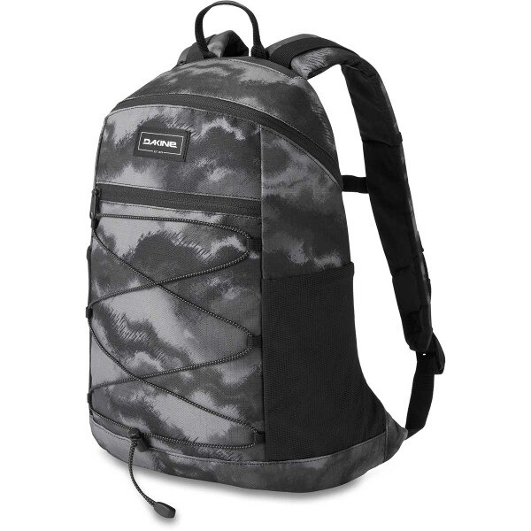 Dakine WNDR 18L Backpack in Dark Ashcroft Camo